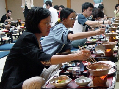 Le repas japonais ou l'essence d'apprendre le civisme a table